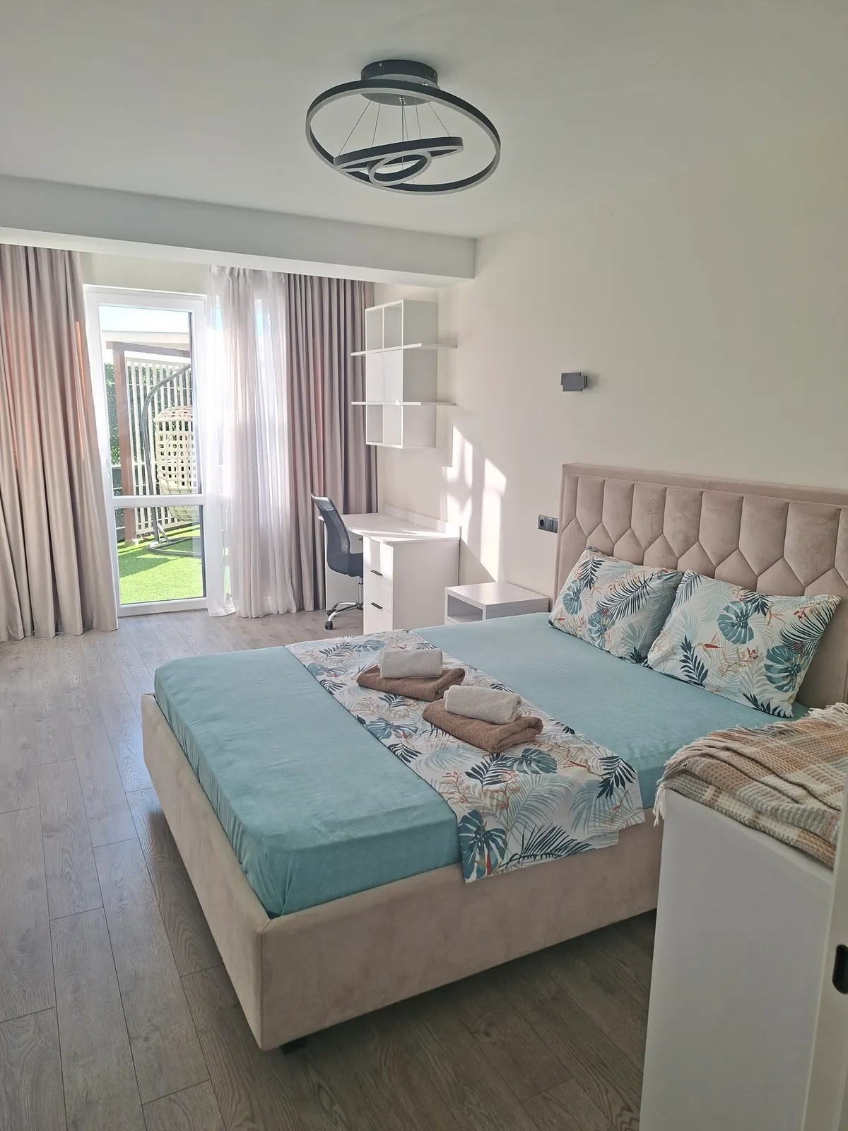 2 camere + terasă — dormitor